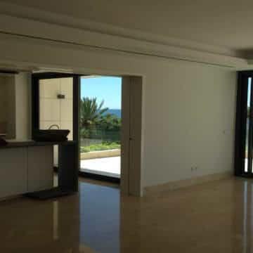 Les Rivages Estepona frontline beach two bedroom corner apartment with panoramic views for sale Picture 24
