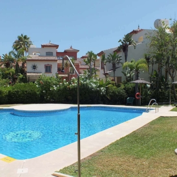 Beachside townhouse for sale Garden Beach Estepona walking distance to Estepona old town Picture 32
