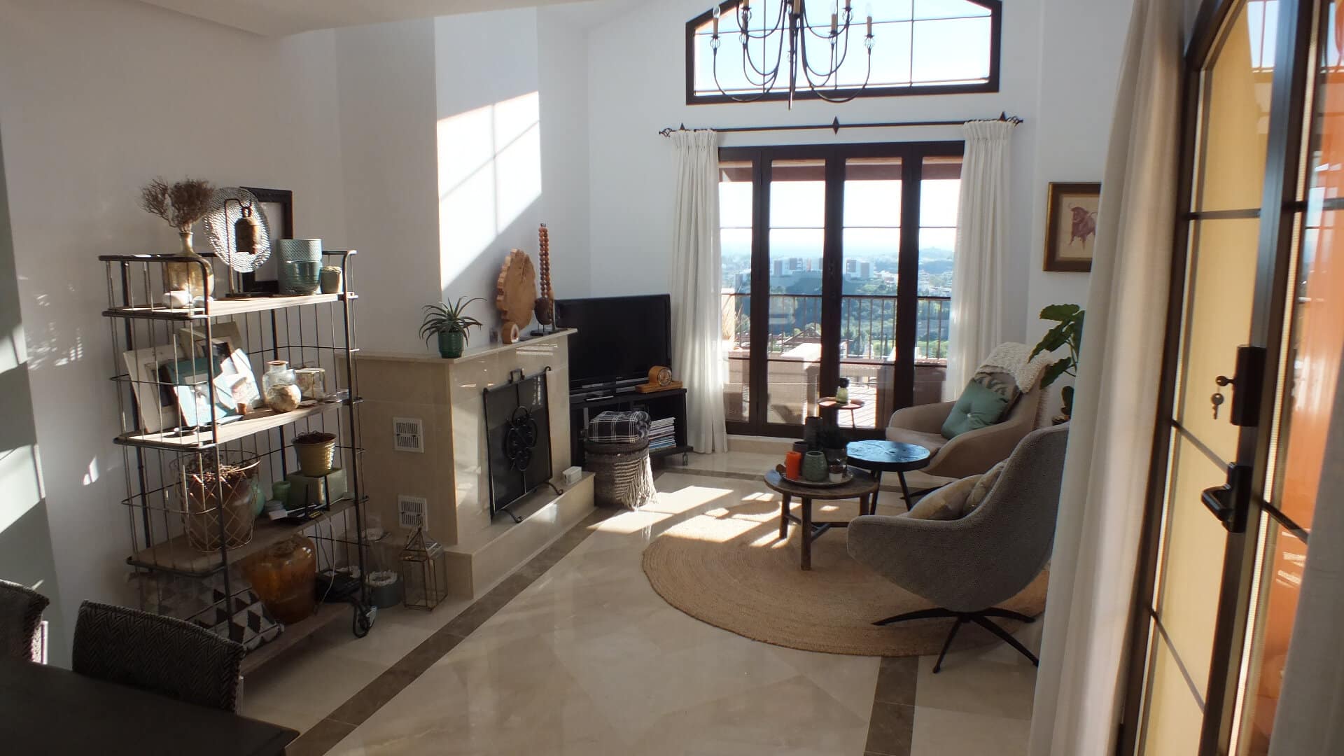 The most beautiful 3 bedroom corner penthouse for sale in La Finca Los Arqueros Benahavis Penthouse for sale Los Arqueros_3 bedroom_corner unit_ sea views golf views_ Realista Quality Properties Marbella