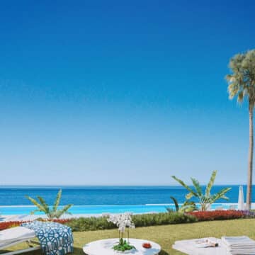 Front line beach 3 bedroom ground floor apartment in Emare Estepona offering amazing panoramic Sea Views Picture 11