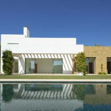 Charming villa with golf views within the Finca Cortesin GREEN 10 Picture 2