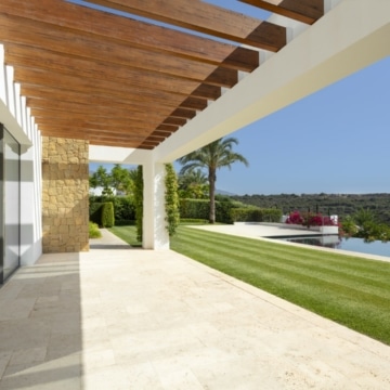 Charming villa with golf views within the Finca Cortesin GREEN 10 Picture 5