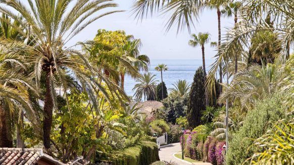 Villa for sale Los Monteros Playa Marbella East walking distance beach La Cabane Beach Club_Realista Quality Properties Marbella
