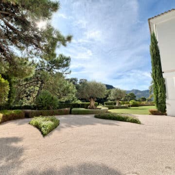 Luxurious villa for sale La Zagaleta, Benahavis Picture 1