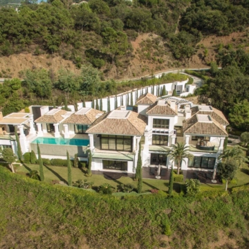 Luxurious villa for sale La Zagaleta, Benahavis Picture