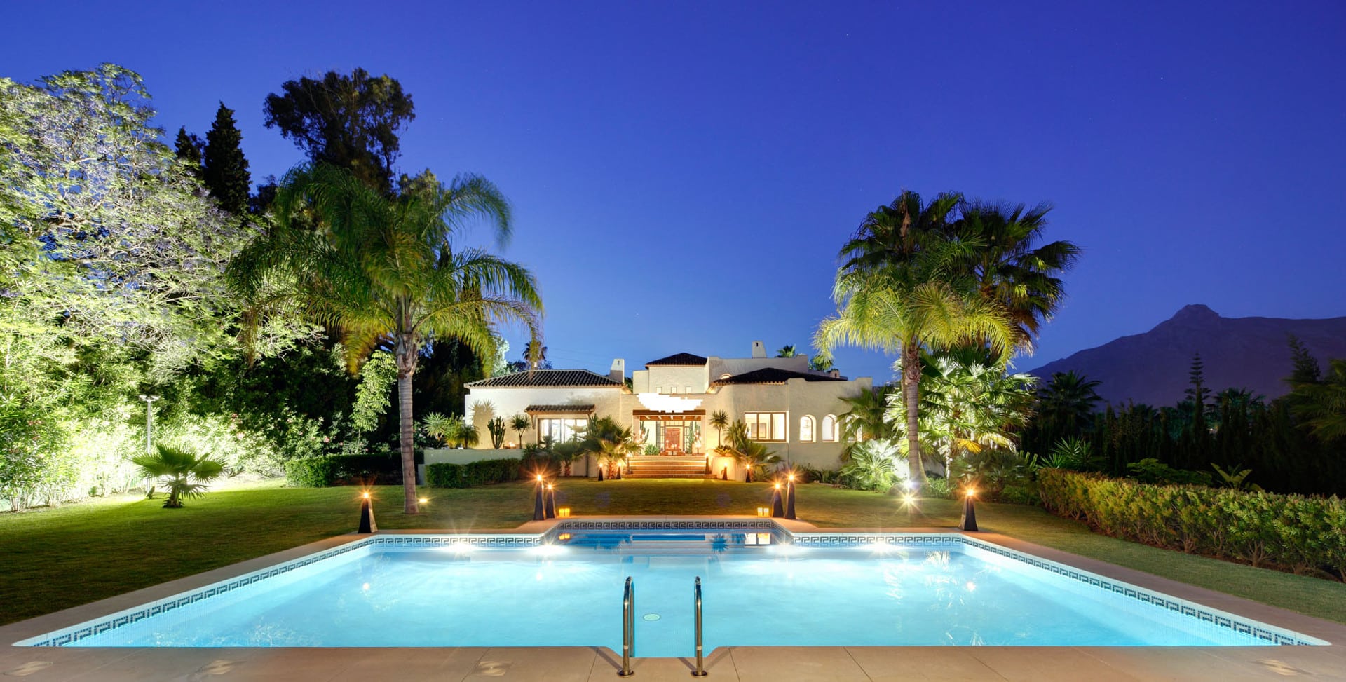 Villa in Atalaya de Rio Verde, Nueva Andalucia at walking distance to Puerto Banus