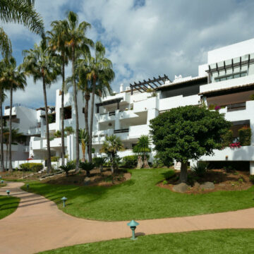 Puente Romano Apartment with fantastic sea views, renovated to a very high standard Picture 18