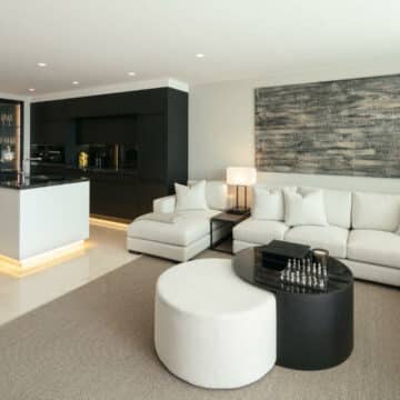 Puente Romano Apartment with fantastic sea views, renovated to a very high standard Picture 3