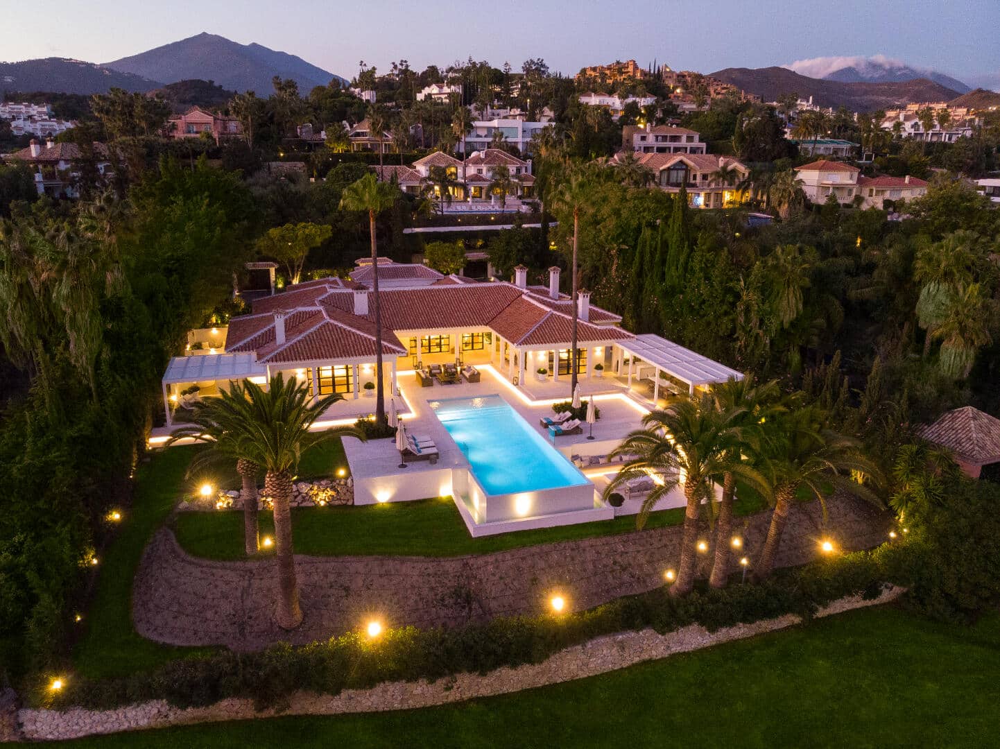 Front line golf villa in La Cerquilla, Marbella with Sea, Golf, Lake and Mountain views