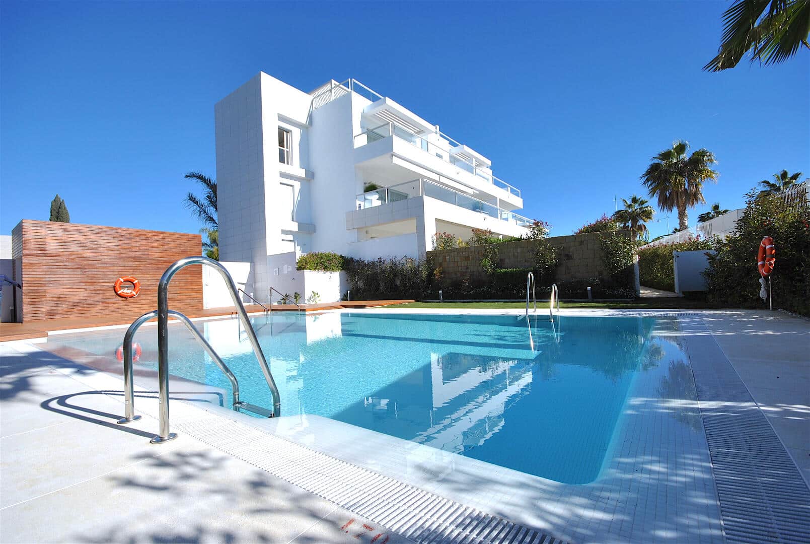 Jade Beach penthouse apartment at only 300 meters to the sea and beach promenade