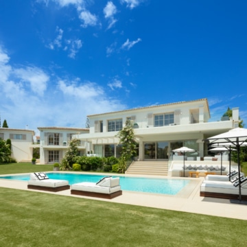 A contemporary mansion sitting front line to the course at Aloha Golf within a gated community of luxury villas Picture 37