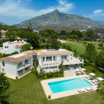 A contemporary mansion sitting front line to the course at Aloha Golf within a gated community of luxury villas Picture 50