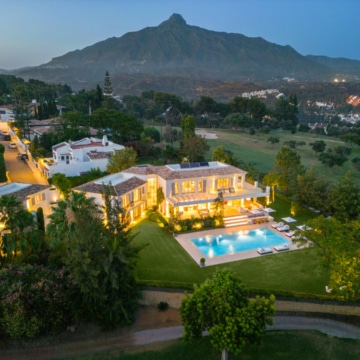 A contemporary mansion sitting front line to the course at Aloha Golf within a gated community of luxury villas Picture 53