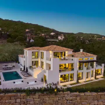 Spectacular family residence with amazing sea views situated in the prestigious hillside of El Madroñal Benahavis Picture 38