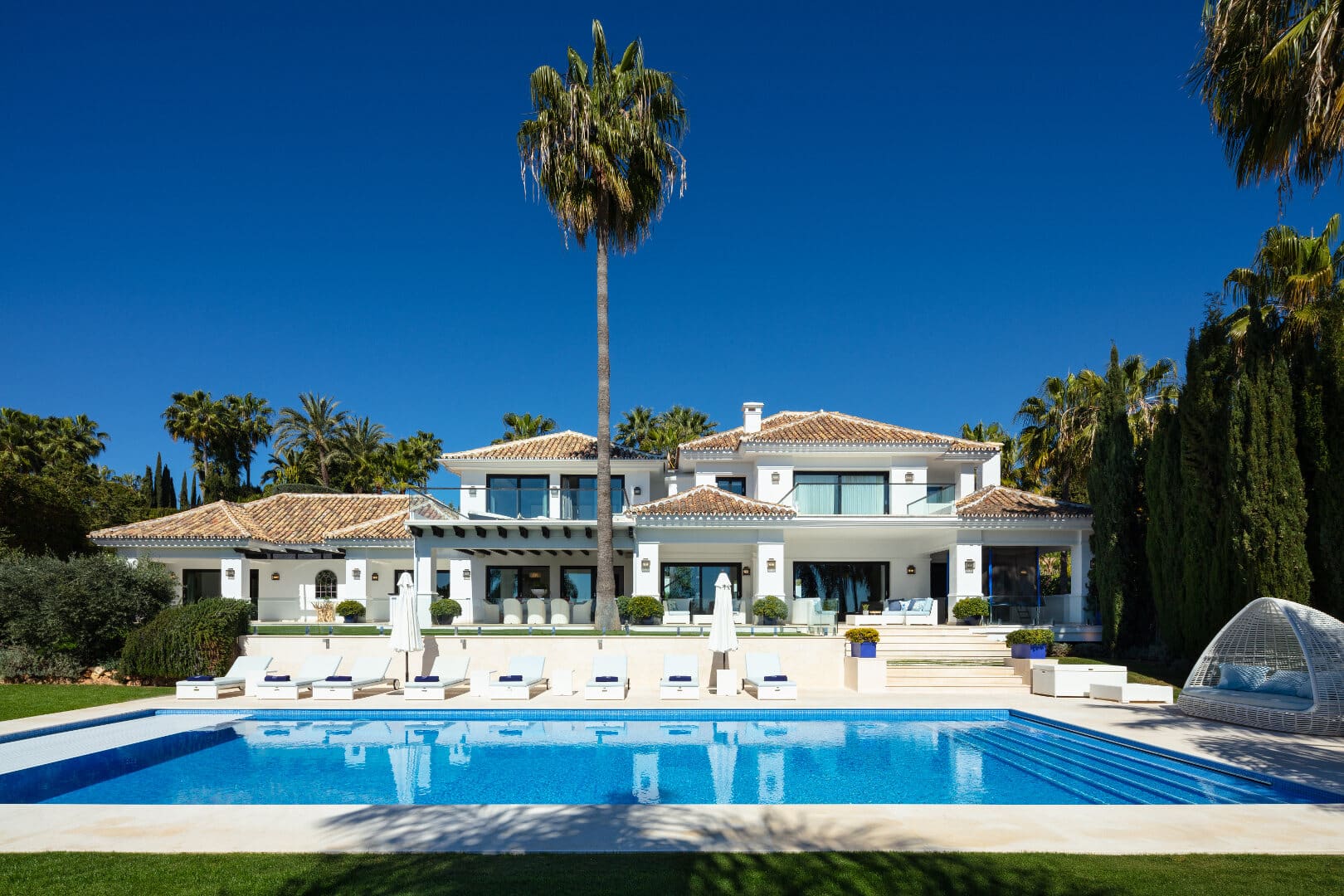 Ideal luxury family villa in La Cerquilla Nueva Andalucia, Marbella
