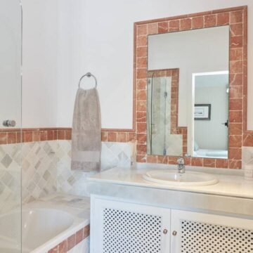 New 4 bedroom Penthouse in Lomas del Rey on the Golden Mile near Puente Romano and Marbella Club hotels Picture 26
