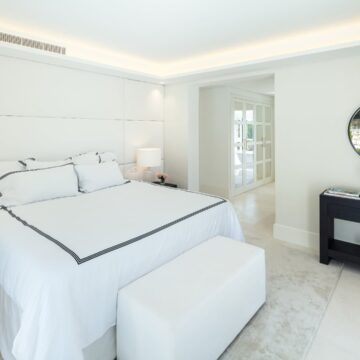 Family Villa in the heart of the Golf Valley, Las Brisas Marbella, close to amenities and schools Picture 10