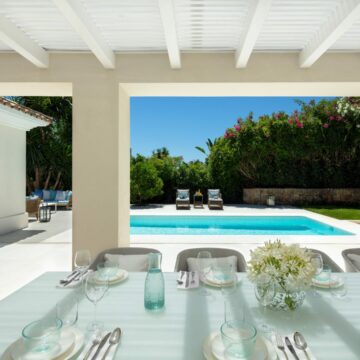 Family Villa in the heart of the Golf Valley, Las Brisas Marbella, close to amenities and schools Picture 2