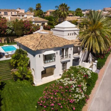 Family Villa in the heart of the Golf Valley, Las Brisas Marbella, close to amenities and schools Picture 25