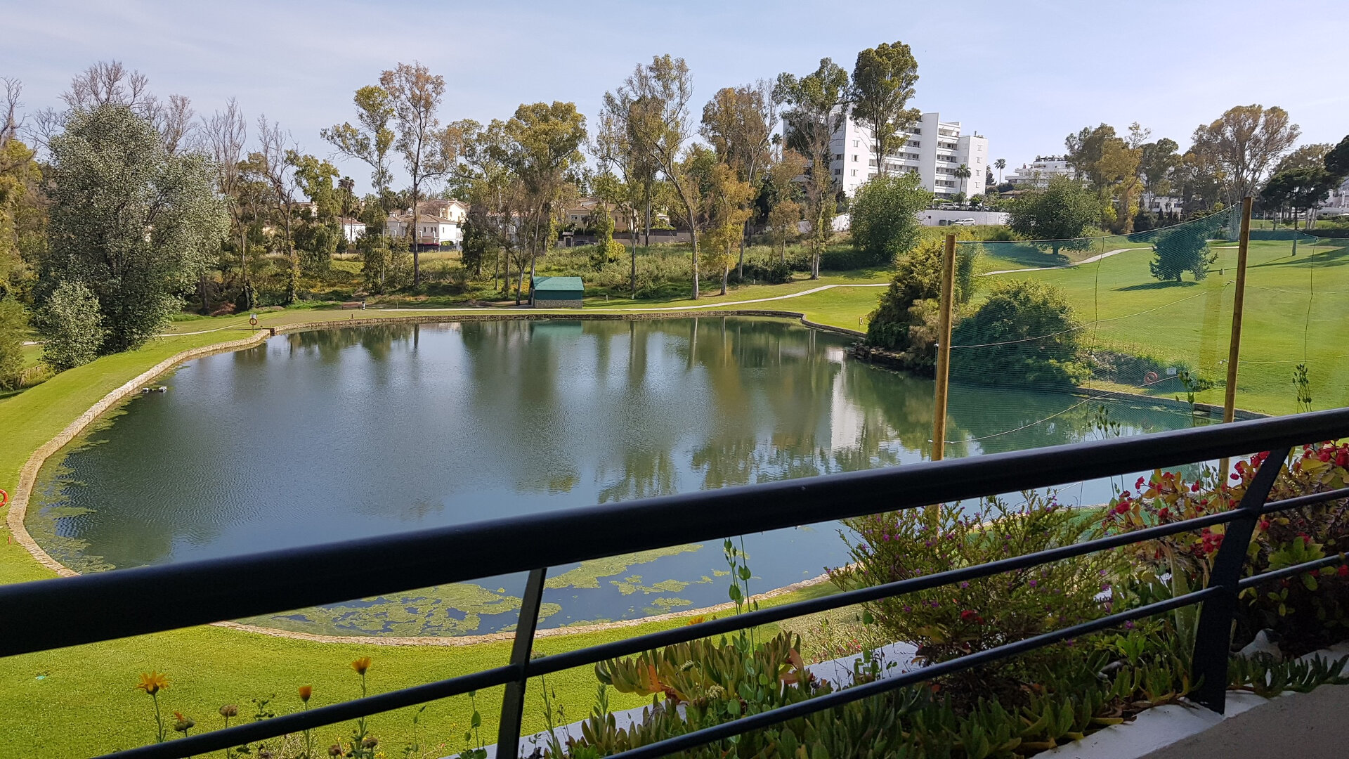 Guadalmina Alta, Front line Golf apartment with open views in San Pedro de Alcántara, Marbella