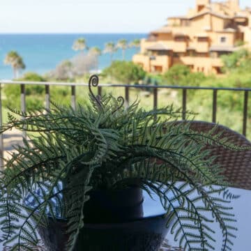 A fantastic one bedroom apartment with private plunge pool in front line beach development Bahia de la Plata Estepona. Picture 13