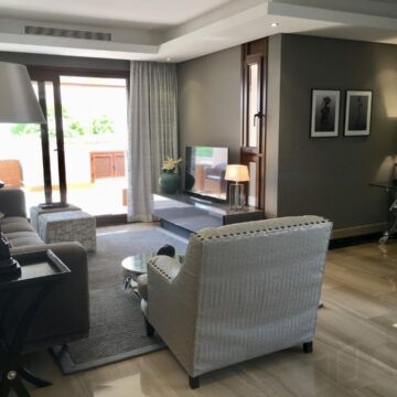 A fantastic one bedroom apartment with private plunge pool in front line beach development Bahia de la Plata Estepona. Picture 7