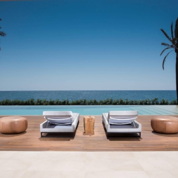 Front line Beach Villa in Marbella West, Modern Luxury Beach Living Picture