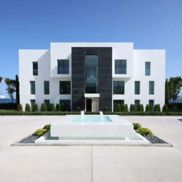 Front line beach 3 bedroom ground floor apartment in Emare Estepona offering amazing panoramic Sea Views Picture 15