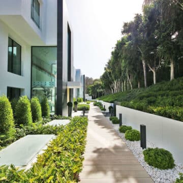 Emare Estepona front line beach first floor 4 bedroom apartment with endless sea views Picture 22
