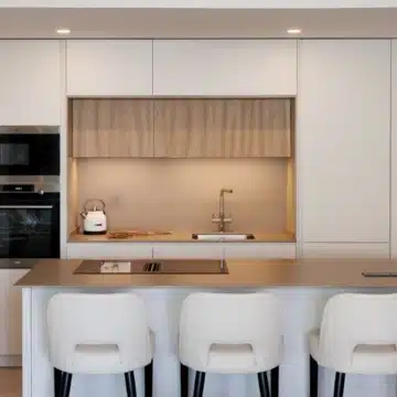 City apartment near to the beach in Jade Tower Fuengirola with large terrace and a Sea View Picture 1