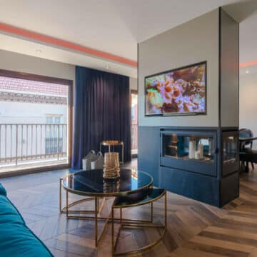 Malaga City Centre Penthouse fully reformed with underground garage and storeroom. An opportunity for investment. Picture 2