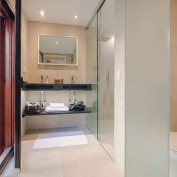 Malaga City Centre Penthouse fully reformed with underground garage and storeroom. An opportunity for investment. Picture 13
