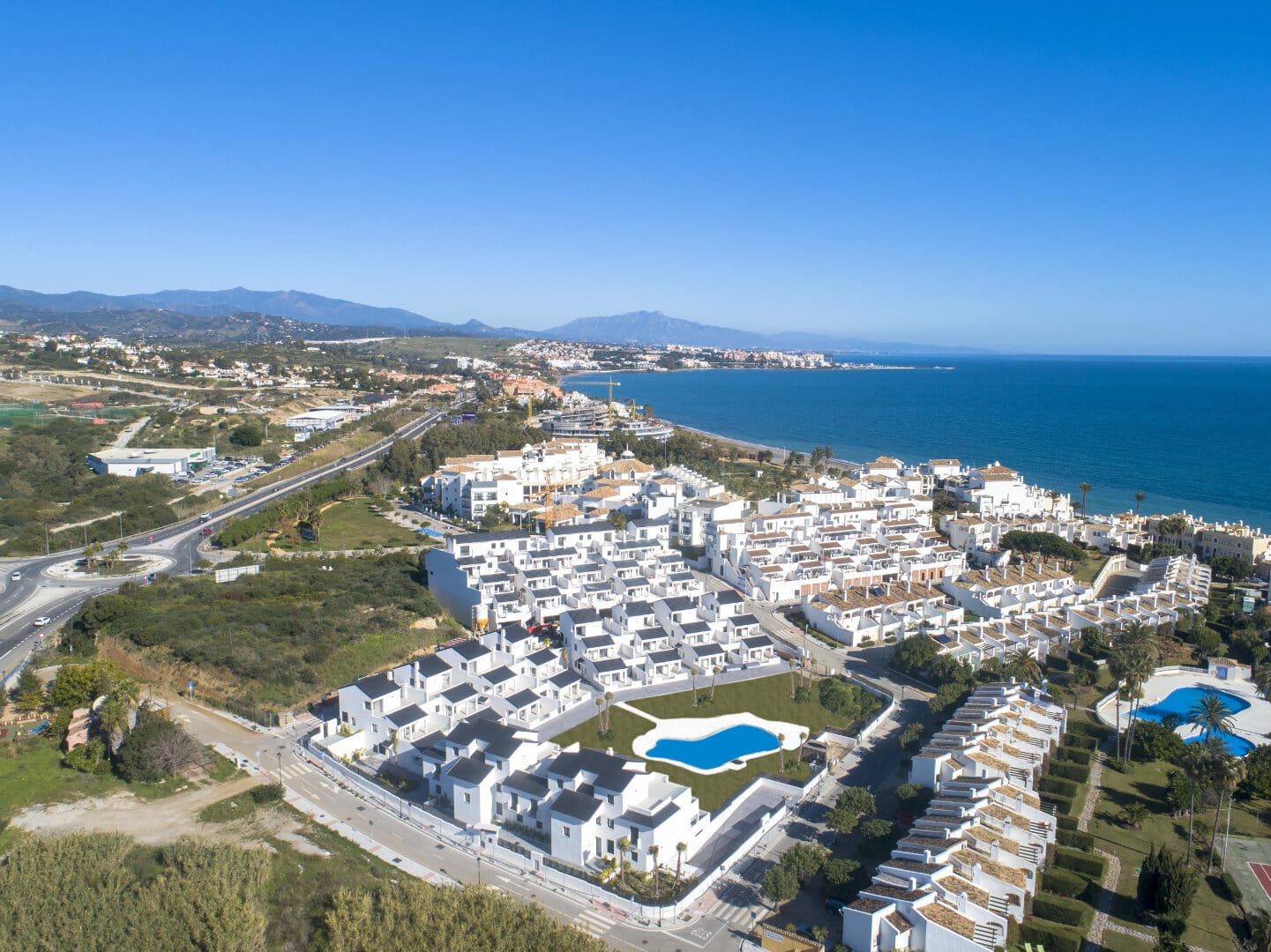 Arroyo Beach new apartments beach side in Estepona