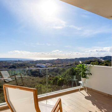 Marbella Club Hills first floor apartment panoramic golf and sea views, towards the African Coast Picture 14