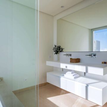 Marbella Club Hills first floor apartment panoramic golf and sea views, towards the African Coast Picture 19