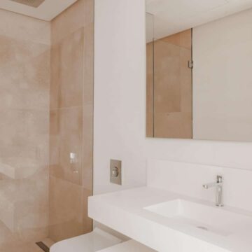 Marbella Club Hills ground floor duplex apartment with panoramic views towards the African Coast Picture 12