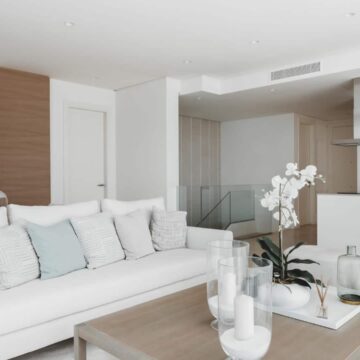 Marbella Club Hills ground floor duplex apartment with panoramic views towards the African Coast Picture 4