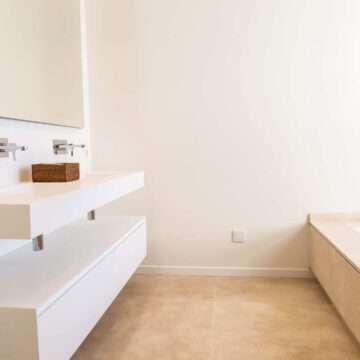 Marbella Club Hills ground floor duplex apartment with panoramic views towards the African Coast Picture 15