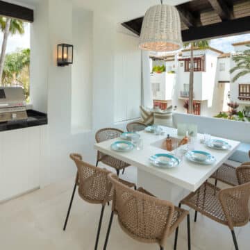 Puente Romano Apartment with sea views, beautifully renovated and furnished to a very high standard Picture 14
