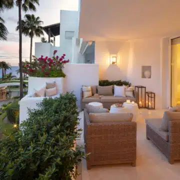 Puente Romano Apartment with sea views, beautifully renovated and furnished to a very high standard Picture 11