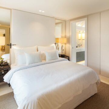 Puente Romano Apartment with sea views, beautifully renovated and furnished to a very high standard Picture 16