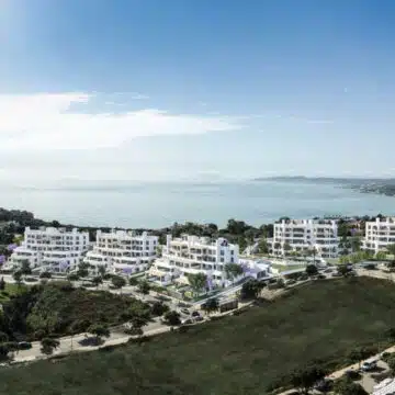 South Bay III Las Mesas Estepona, Key-ready 4 Bedroom Apartment Walking Distance to the Old Town Centre Picture 3