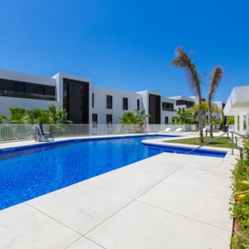 Beautiful Three Bedroom Contemporary Ground Floor Apartment with Sea Views in Azahar de Marbella, Nueva Andalucia Picture 20