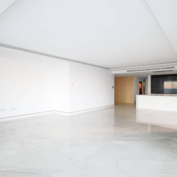 Front line beach 4 bedroom ground floor apartment with amazing panoramic Sea Views in Emare Estepona Picture 7