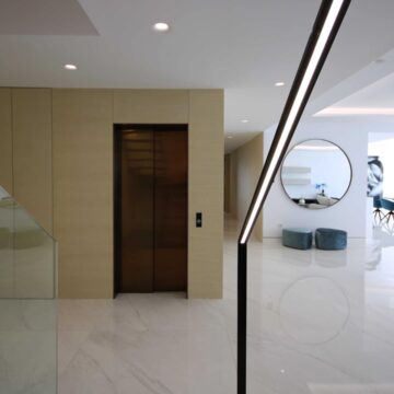Front line beach Penthouse Emare Estepona with endless panoramic sea views Picture 33