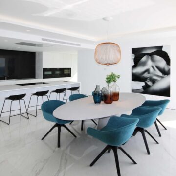 Front line beach Penthouse Emare Estepona with endless panoramic sea views Picture 11