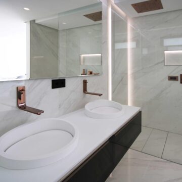 Front line beach Penthouse Emare Estepona with endless panoramic sea views Picture 25