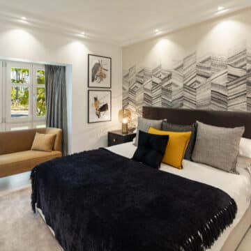 Frontline Beach apartment in Marina Puente Romano Golden Mile Marbella with sea views Picture 12