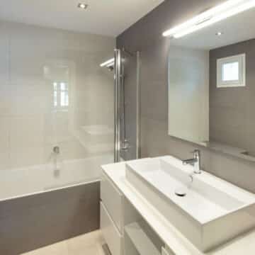 Frontline Beach apartment in Marina Puente Romano Golden Mile Marbella with sea views Picture 11