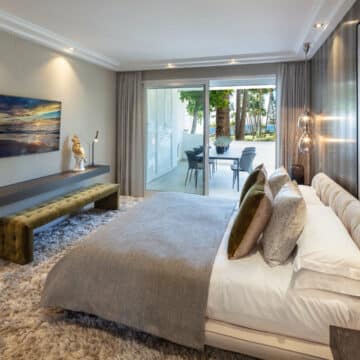 Frontline Beach apartment in Marina Puente Romano Golden Mile Marbella with sea views Picture 13